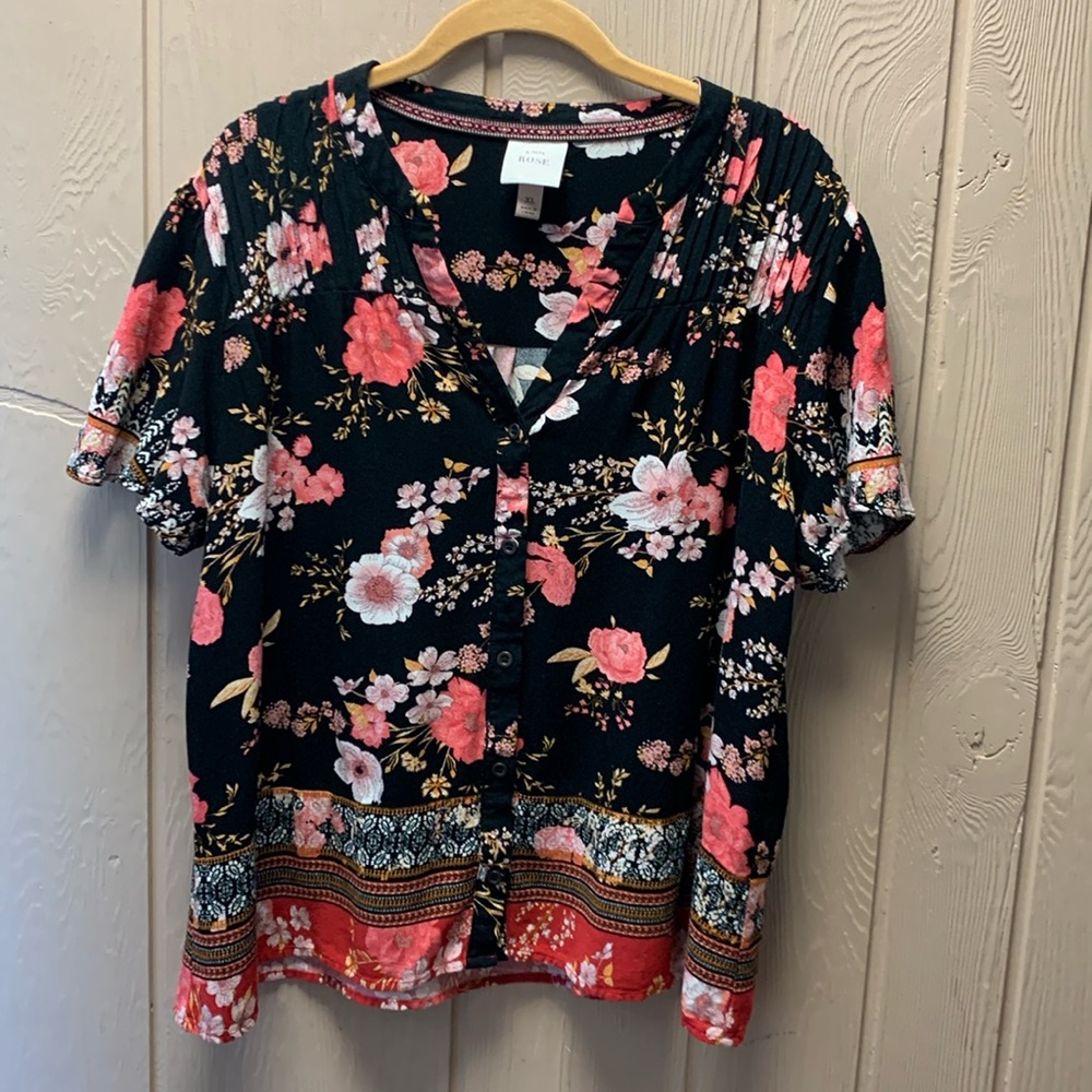 Knox Rose size XL top